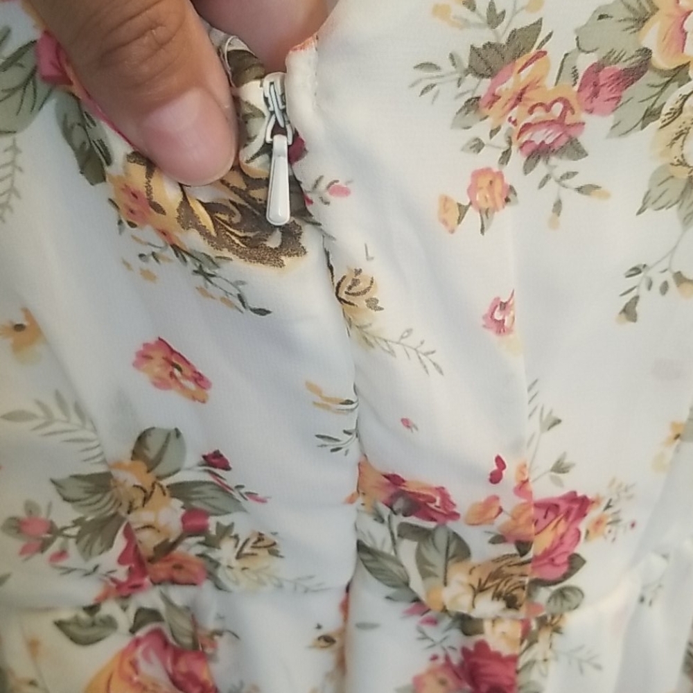 🌻 CUTE ROMPER 🌻 - Picture 4 of 6